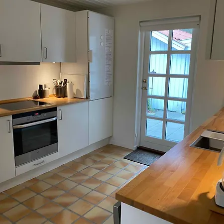 بيت للعطل Idyllically Situated Wooden House By The Forest